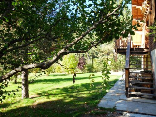 Chalet with 4 bedrooms in Saint Chaffrey with wonderful mountain view enclosed garden and WiFi 400 m from the slopes - image 12