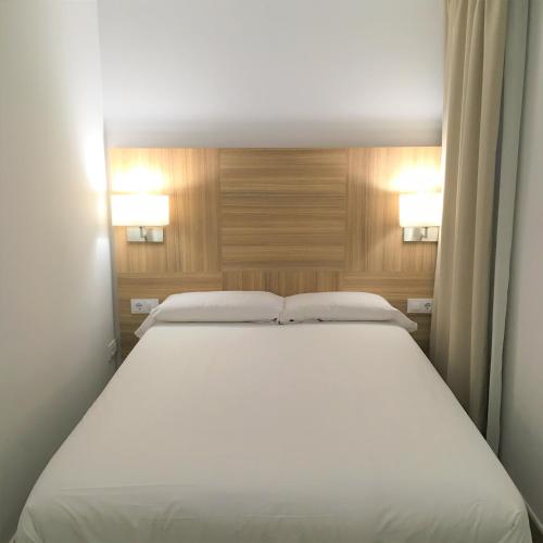 Apartaments Lauria - image 12