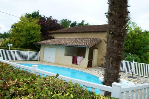 Villa de 2 chambres avec piscine privee jardin clos et wifi a Ornezan