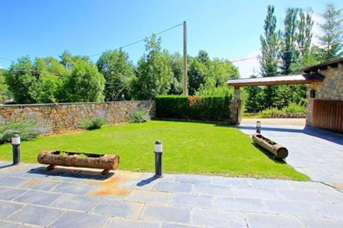 4 bedrooms house with enclosed garden and wifi at Bellver de Cerdanya