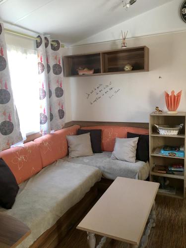 Bungalow de 2 chambres avec piscine partagee jardin et wifi a Sainte Eulalie en Born