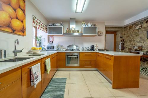 ห้องครัว, Luxurious House in Braga with Pool in บาร์เรย์โรส