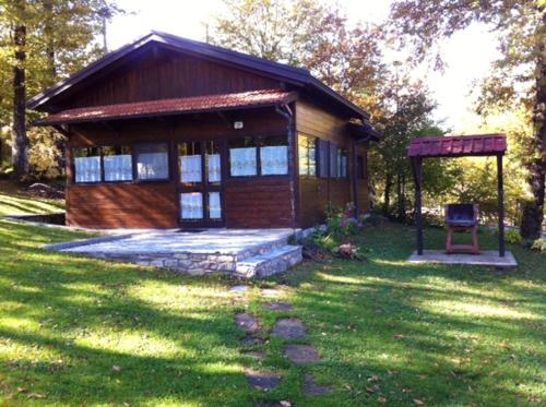 Comfortable Chalet in Giarola with Mountain View in Busana