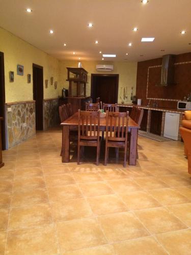  3 bedrooms villa with private pool enclosed garden and wifi at Segurilla in Segurilla