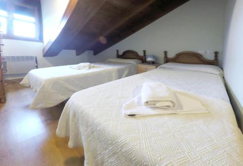  2 bedrooms appartement with furnished terrace and wifi at Llanes 3 km away from the beach in Llanes