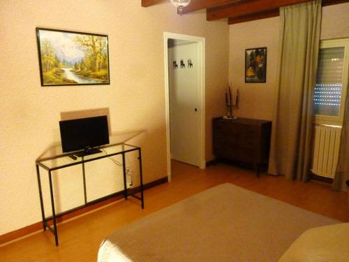 House with 4 bedrooms in Luz Saint Sauveur with wonderful mountain view enclosed garden and WiFi - image 11