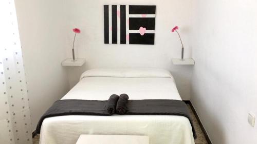 House with 2 bedrooms in Telde with wonderful sea view furnished terrace and WiFi 10 m from the beach - image 3