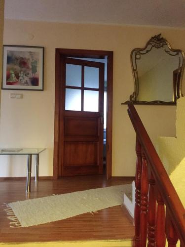 4 bedrooms house with enclosed garden and wifi at Vozuca