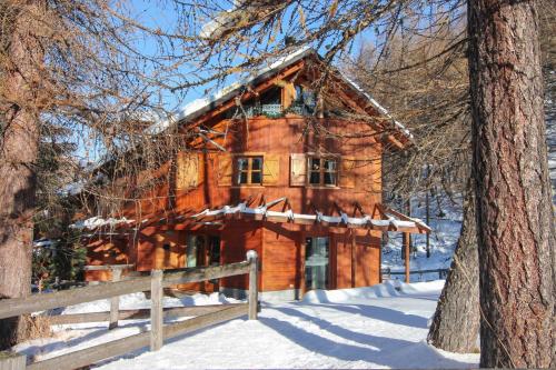 Chalet di Montagna Immerso nella Natura gîte à louer Joussaud