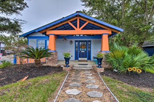 Downtown Ocean Springs Duplex w/ A/C 1 Mi to Beach - D'Iberville Middle School, MS