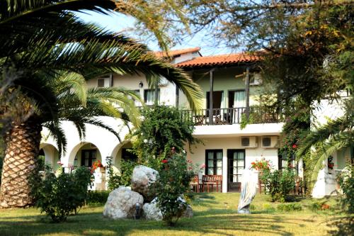 Buitenkant, Assa Maris Beach Hotel in Chalkidiki