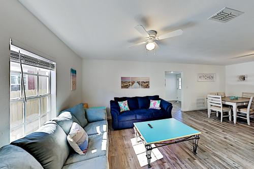 Updated Home with Firepit - Walk to Fulton Beach home - image 6