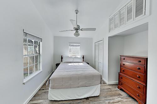 Updated Home with Firepit - Walk to Fulton Beach home - image 12