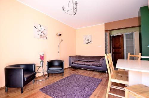 Victus Atmospheric Apartment with Parking and Balcony by Noclegi Renters - image 4