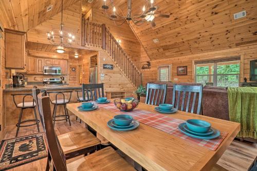 Cozy Cabin Living by Lake Chatuge with Covered Patio in Hiawassee, USA