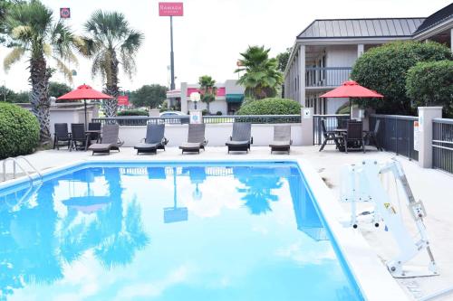 Ramada by Wyndham Savannah Gateway