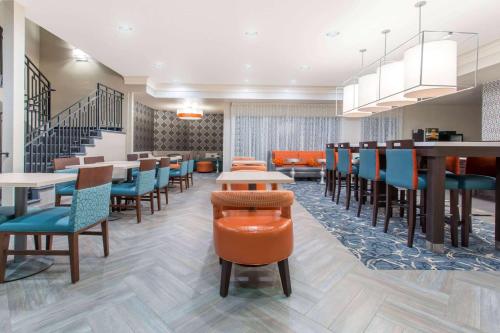Bar/lounge, Hawthorn Suites by Wyndham Livermore Wine Country in Livermore (CA)