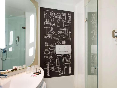 ibis Paris Saint-Denis Stade Sud - image 4