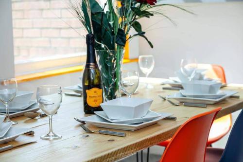 Spacious Refurbished Manchester Pad -sleeps upto 8 gîte à louer Clayton Lodge Hotel