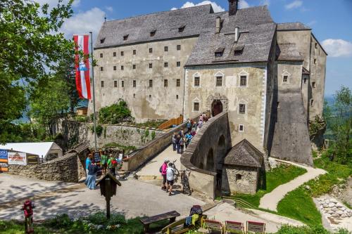 Burg Altpernstein - Hôtel - Untermicheldorf