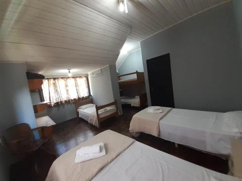 1 double bed, 3 twin beds