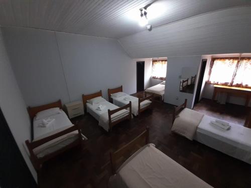 1 double bed, 2 twin beds, 1 bunk bed