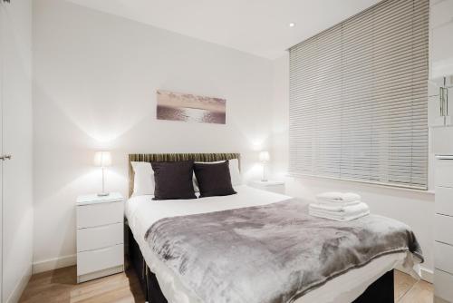 Trafalgar Square Apartments - image 7