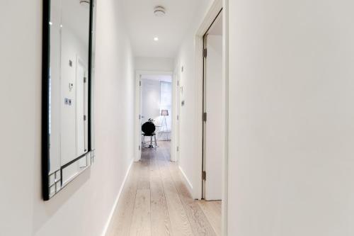 Trafalgar Square Apartments - image 3