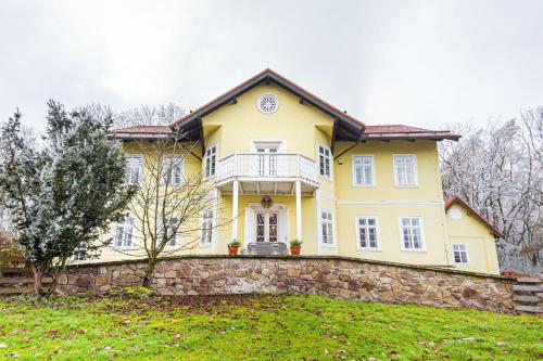 Lovecký zámeček pod Milešovkou - Accommodation - Teplice