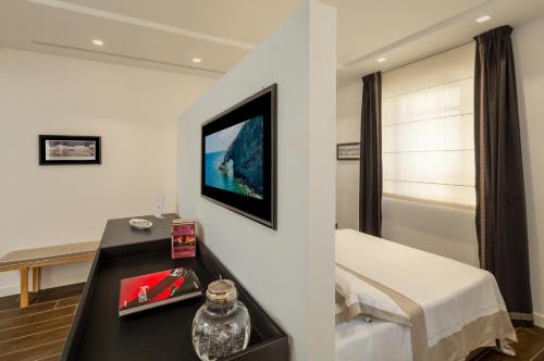 Deluxe Double Room image 4