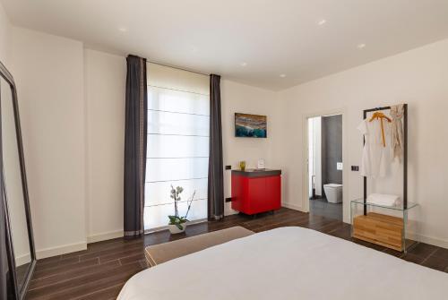 Deluxe Double Room image 10