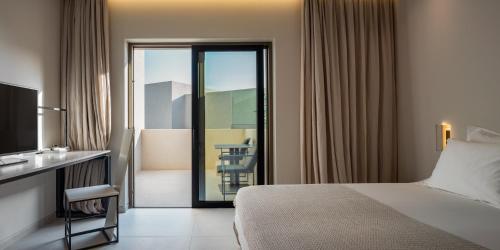 280941112 Milos Cove