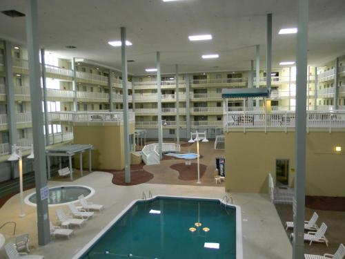 3 Bedroom, 2 Bathroom, Sleeps 10 2 Bunk Beds 2 Queens Bikes & Beach Gear included thumb 3