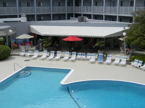 3 Bedroom, 2 Bathroom, Sleeps 10 2 Bunk Beds 2 Queens Bikes & Beach Gear included detail
