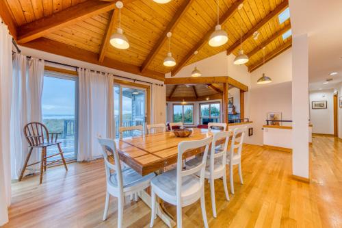 Beachside Getaway - image 5