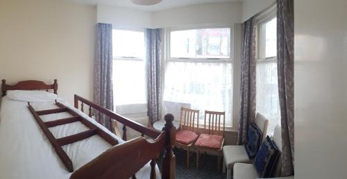 Apsley House Flat 1 4 Berth G - image 4