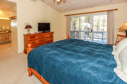 Snowy Pines Cabin - 1911 by Big Bear Vacations - image 2