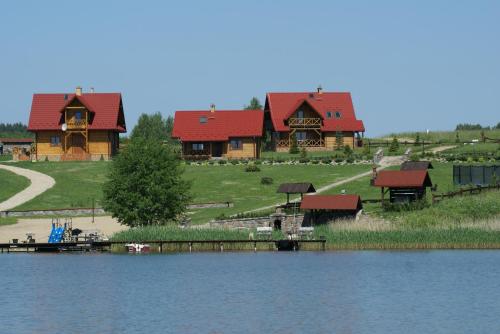 Domy nad jeziorem Blanki