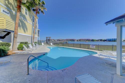 120 Waters Edge - River Rest - main image