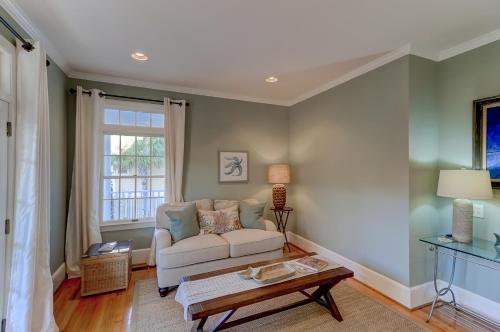 17 56th Avenue - image 3