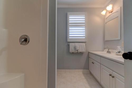903 Ocean Boulevard - image 4