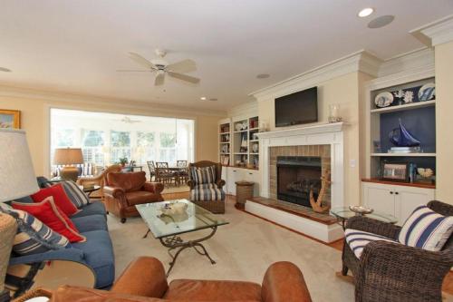 3008 Hartnett Boulevard - image 4