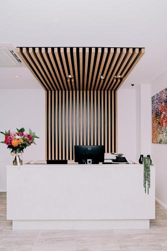 נוף חוץ, Toms Court Hotel in אדלייד