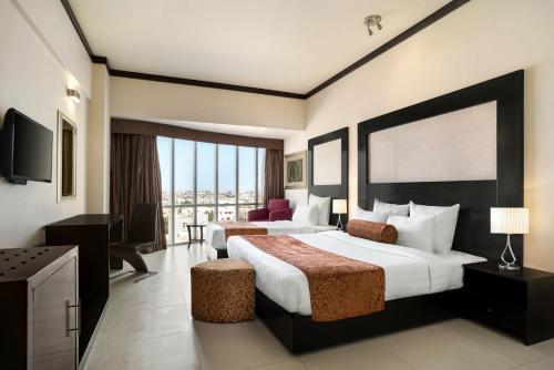 Ramada by Wyndham Karachi Creek photo 2