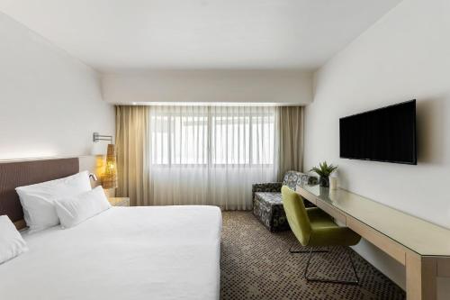 room detail thumbnail 1