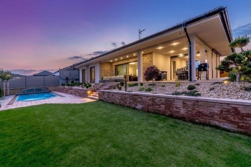 Luxury Spa Villa
