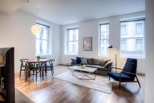 Vibrant & Spacious Condo in Old Montreal Netflix