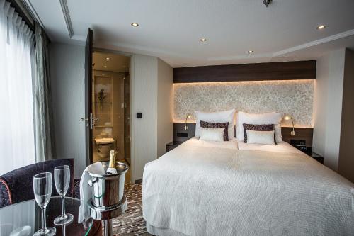 VIVA RIVERSIDE 4+ Altstadt Düsseldorf - image 14