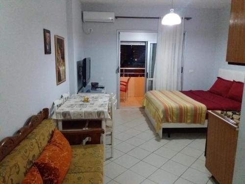 CHEAP AND COMFORTABLE APARTMENT AT SEASIDE Vlorë 