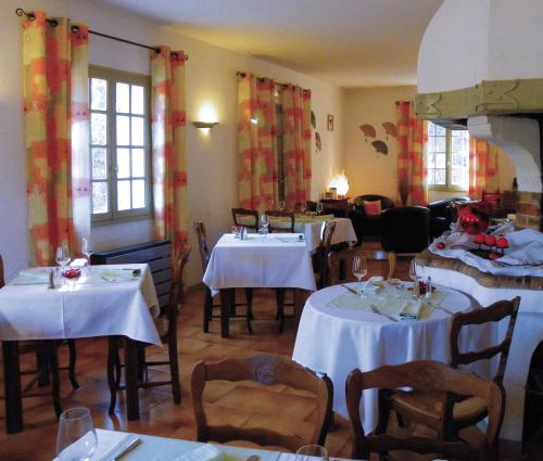 Étterem, HUMAN HOTEL RESTAURANT Park in Villecroze